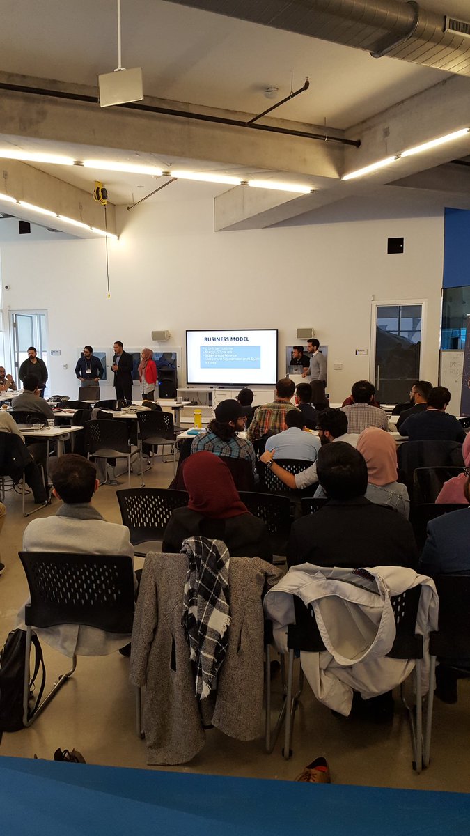 Golden_Crumb's tweet photo. Excellent discussion on Muslim Startups and Innovation going down at the @RyersonSLC. #Toronto #Ryerson #GoILM @Go_ILM @truegenuineco https://t.co/mJ5u52G3H1