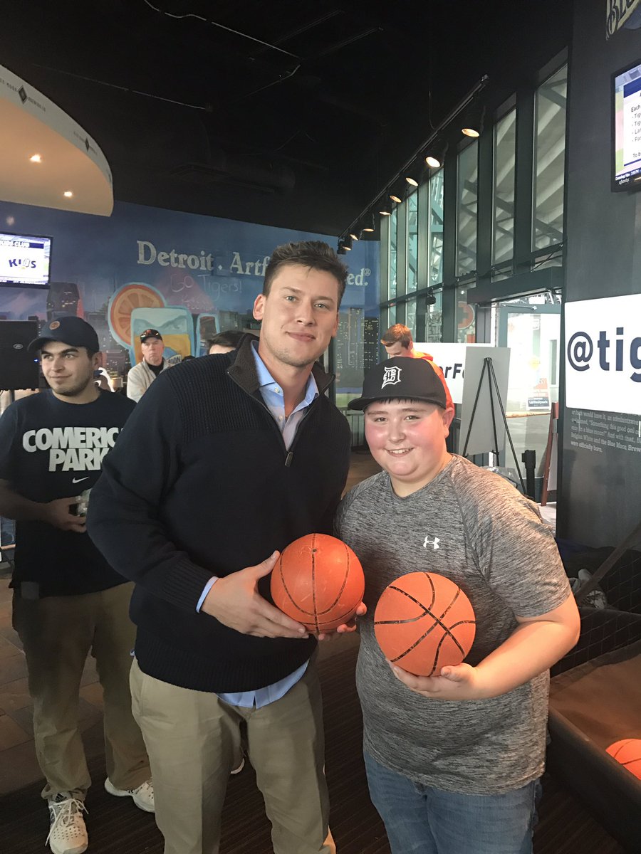 BradB2009's tweet photo. @jacobyjones23 Thanks for the laughs yesterday my son Drew really enjoyed it!#Tigersfest @bagleydrew1 https://t.co/9N3UQxGHVd