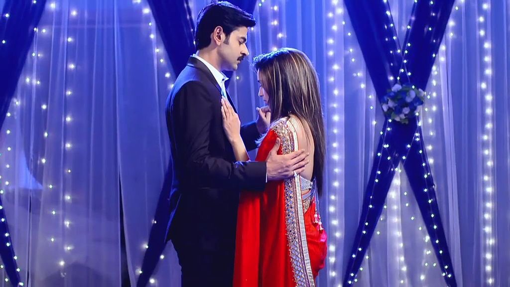 AsliKhushi's tweet photo. It wz a #Dance not a #RomanticDance bt still thy hv #Chymistry!!socho agr romantic hota to 🔥 lg jati 😉 #Ravidha #Shivank #JNDSD @shasha303 https://t.co/VDt5QHBgOR