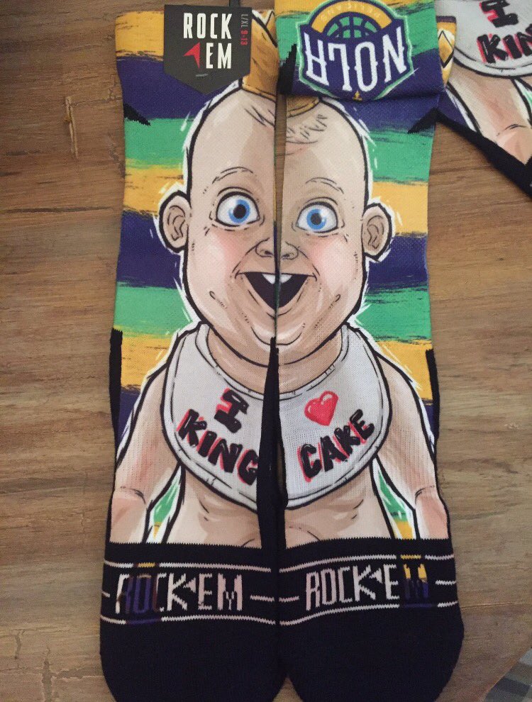 KingCakeBaby's tweet photo. Giving away another pair of #PelicansKCB socks - retweet for a chance to win! Winner picked Monday 👶🏼🎂#TeamKCB https://t.co/PhtEm5xfqP