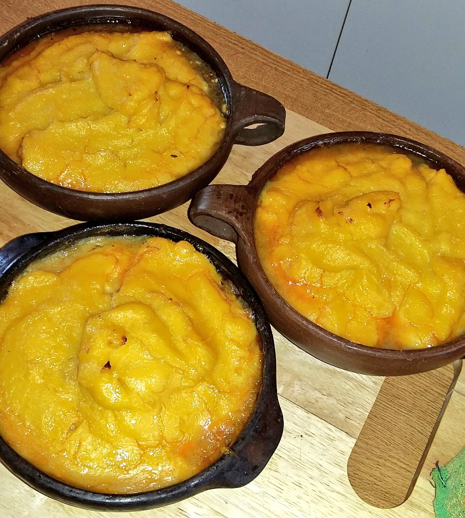 ruloketo's tweet image. #Almuerzo de hoy... adivinen!!

Siii! #PastelDeChoclo!!!(#Colado y #Dulce) 😍😍😍.. pega en familia de nuevo!!