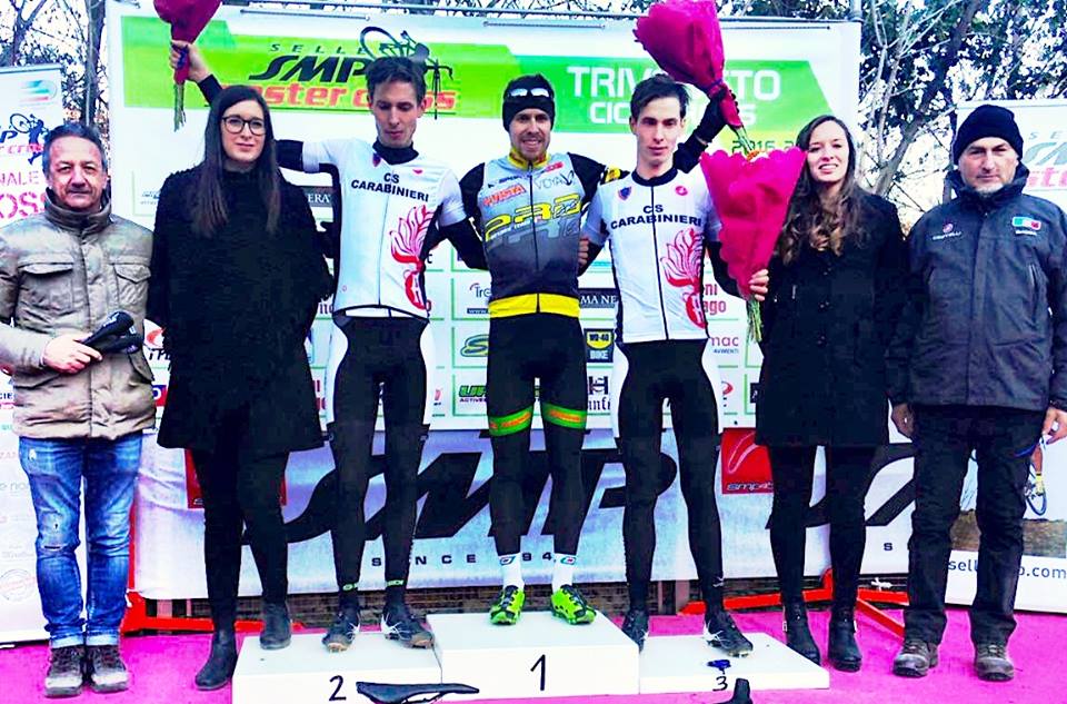#MasterCross: <a href="/CominelliCri/">Cristian Cominelli</a> di prepotenza a #VittorioVeneto. Sorridono anche #Casasola e #Brancati
goo.gl/BEmyvR