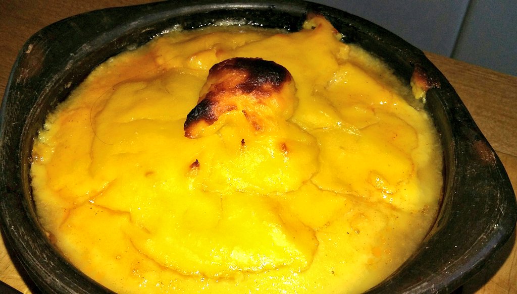 ruloketo's tweet image. #Almuerzo de hoy... adivinen!!

Siii! #PastelDeChoclo!!!(#Colado y #Dulce) 😍😍😍.. pega en familia de nuevo!!