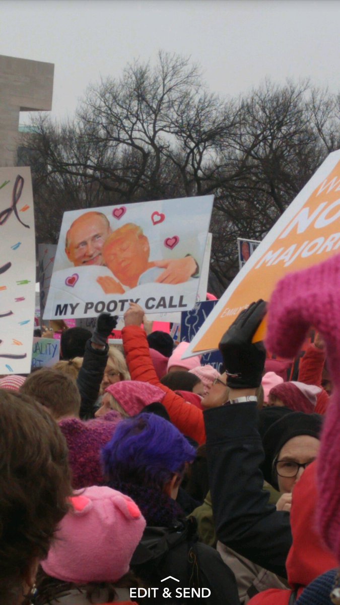heartscale_txt's tweet photo. #picsfromyesterday #WomensMarchOnWashington #Pootycall https://t.co/bAt6cAQsqf