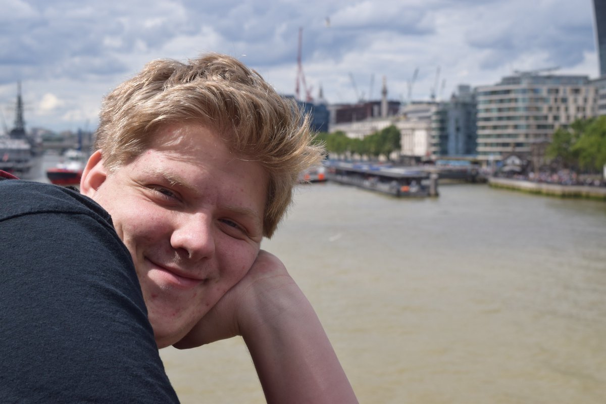 Happy Birthday @WHATSIN_THE_BOX!