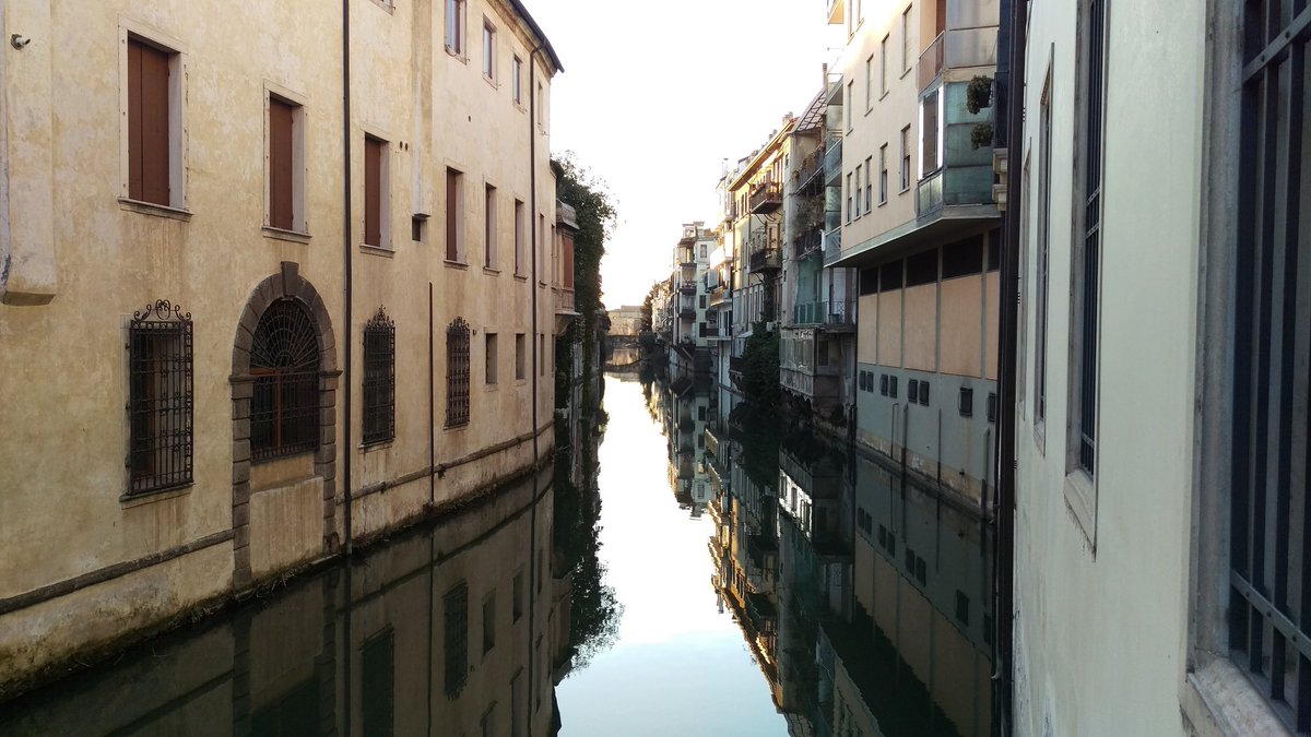 nicsat72's tweet photo. Una passeggiata per Padova https://t.co/xGNgxcFVqT