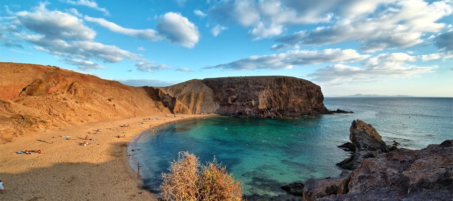 9 Nights in #Lanzarote from just £396 Per Person - ow.ly/8JWQ308eCCI - #CheapDeals #Holidays #Summer2017 #London #CheapFlights