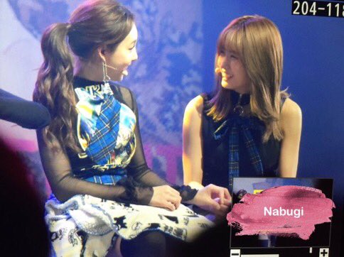dailyhiraimomo's tweet photo. [ PREVIEW ] 170122 Momo and Nayeon ❤️ #TWICE #트와이스 #MOMO #모모 #NAYEON https://t.co/viOor1TVIa