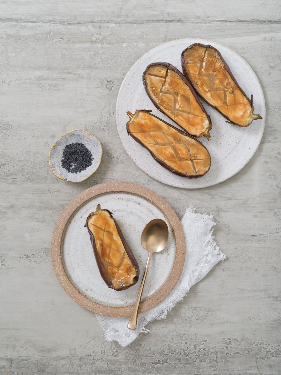 VueBennett's tweet image. Treat your loved ones to this steamed eggplant with miso, prepared in 20 minutes with @MieleAustralia&apos;s steam oven bit.ly/2hPtmmD