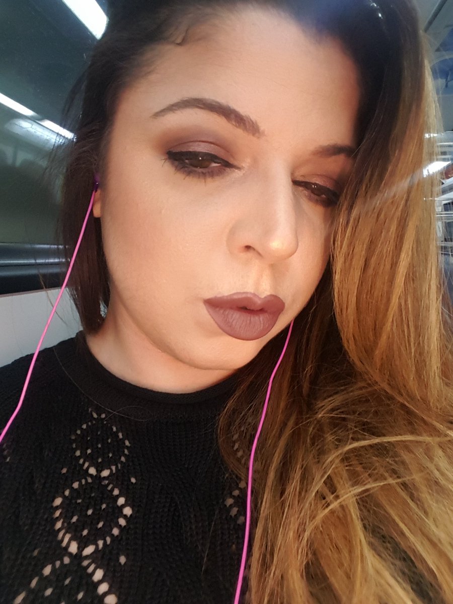 jussmenikk's tweet image. Me tooooo girl, pulled sepia out to compete this brown Smokey #sametone #samefeels