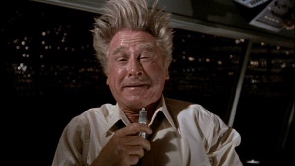 Lensfull's tweet image. Apparently, Conway picked the wrong week to stop sniffing glue.