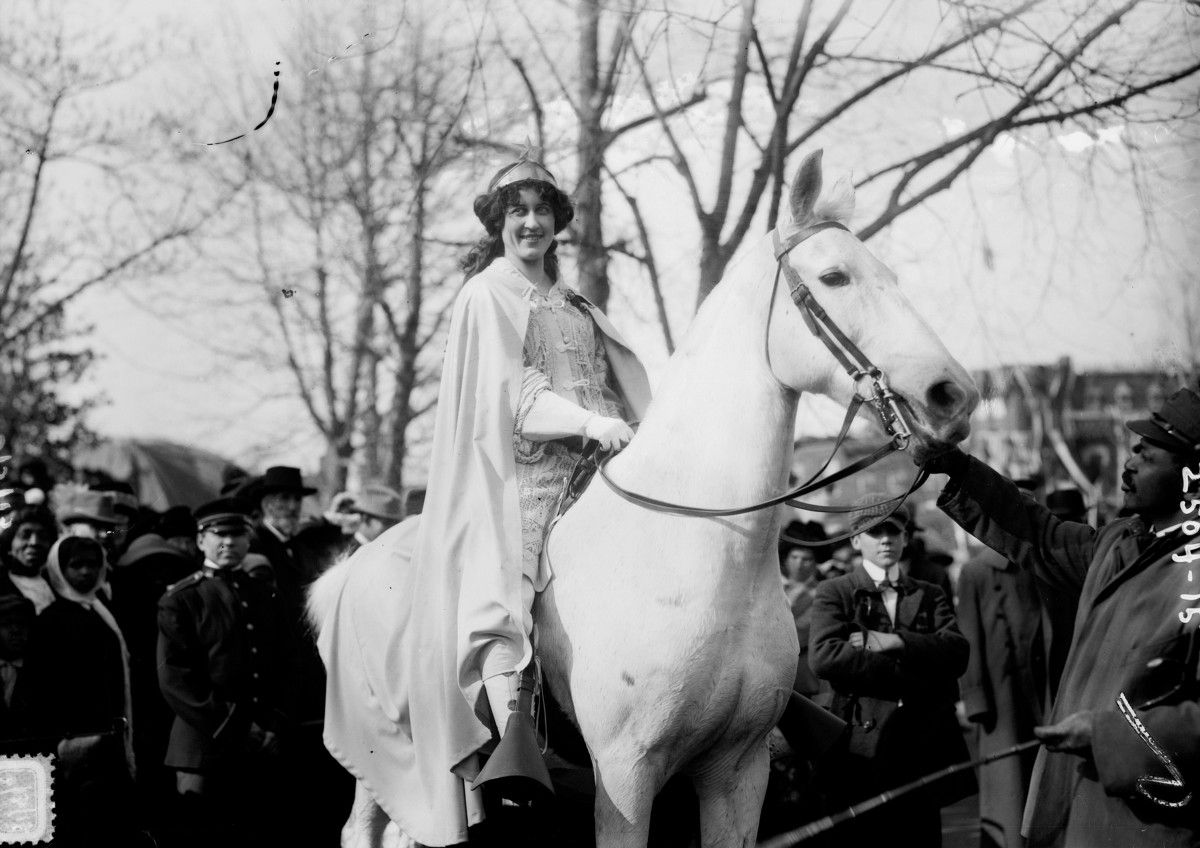 femsplain's tweet image. "History textbooks still say that women were ‘given’ the vote in 1920, as though it was a gift." via @Timeline_Now femspla.in/2j9WOCI