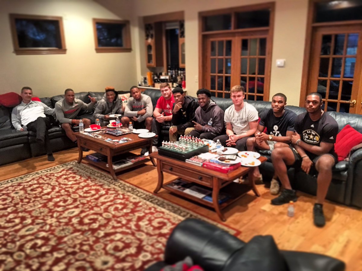 CoachUrbanMeyer's tweet photo. Our football family is a real family! Great to spend some time with some of our newest Buckeyes. https://t.co/e7gOMXIrGW