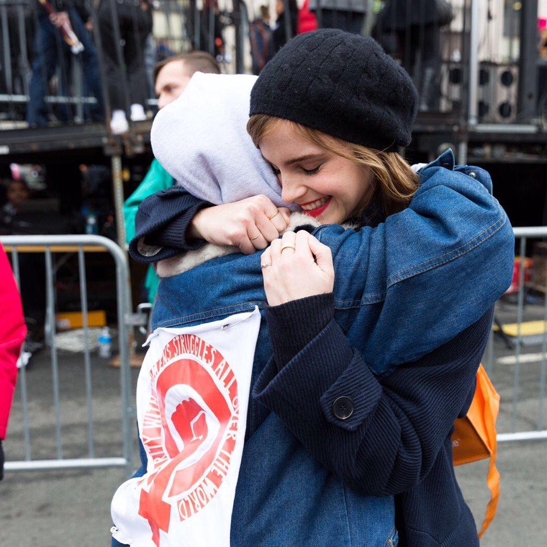Emma Watson and Bonnie Wright at the #WomensMarch, image size:1066x1066