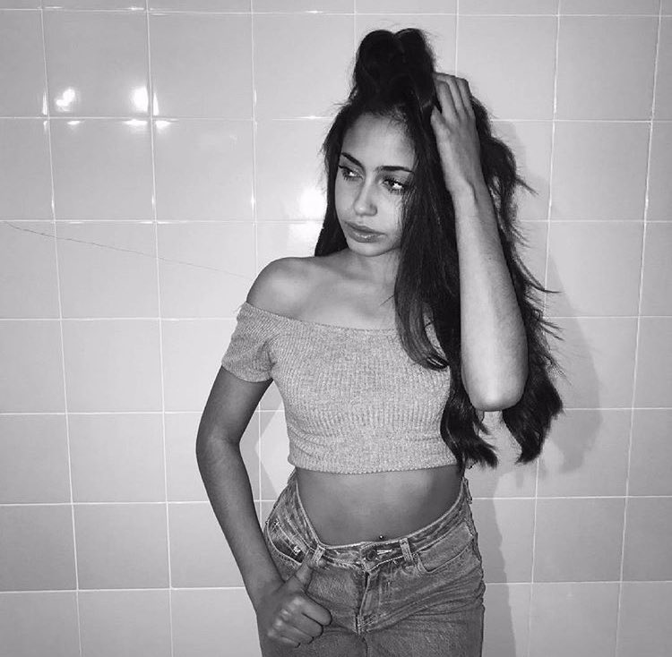 PostBadPorto's tweet photo. IG: darascastro #PostBadPortuguesa https://t.co/ZsrfThMPLr