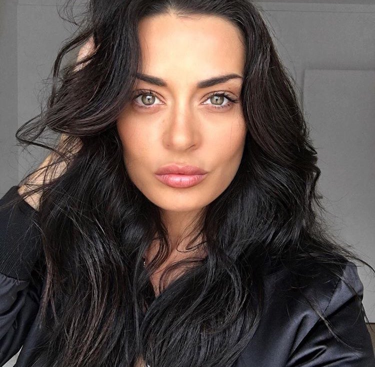 PostBadPorto's tweet photo. IG: dianamonteiro_oficial #PostBadPortuguesa https://t.co/SfHz0o2c92