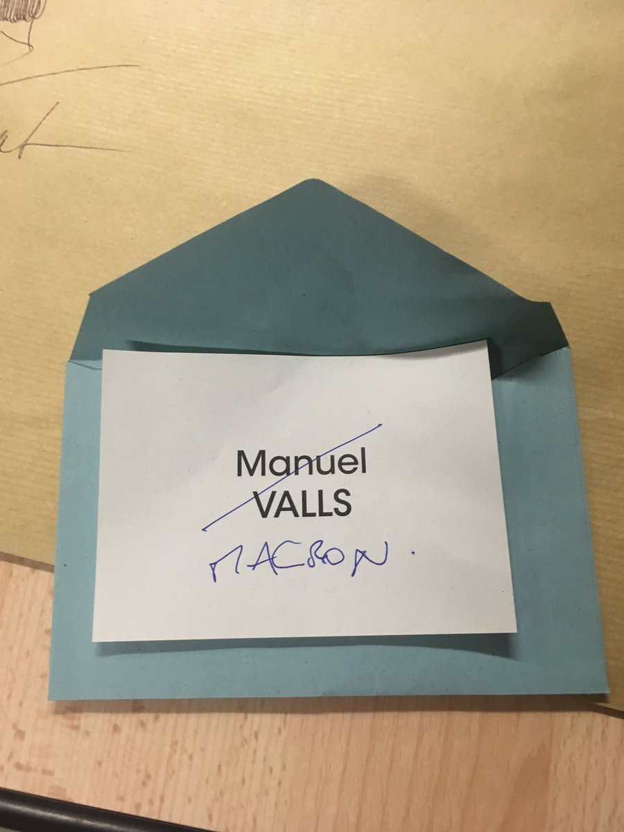 antoinematta's tweet image. Au Pont-de-Claix, Macron a (un peu) participé à la primaire de gauche. @LeDL_Grenoble