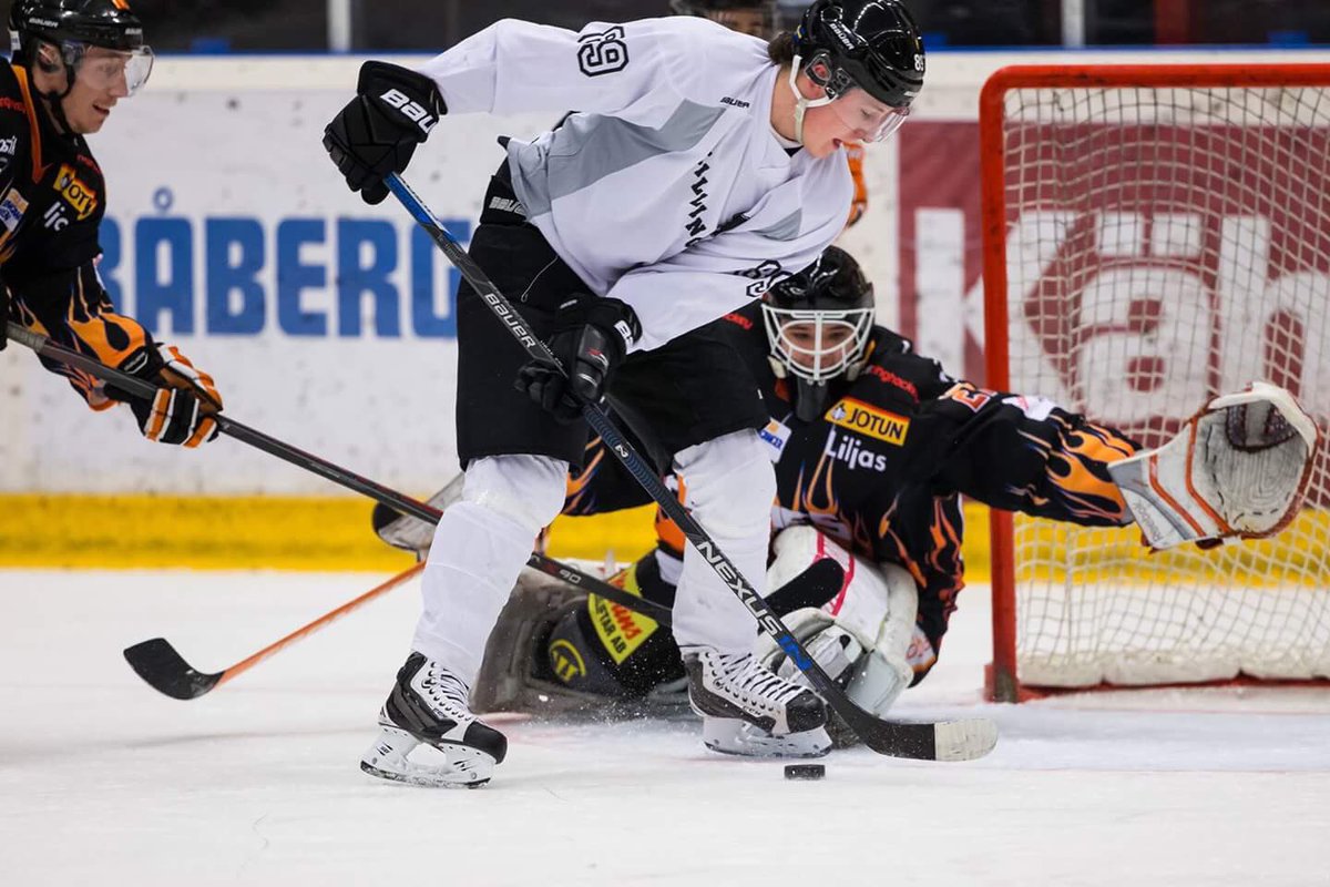 NybroFlames's tweet photo. Kvällens svettigaste räddning? https://t.co/fWRcH6DLVv