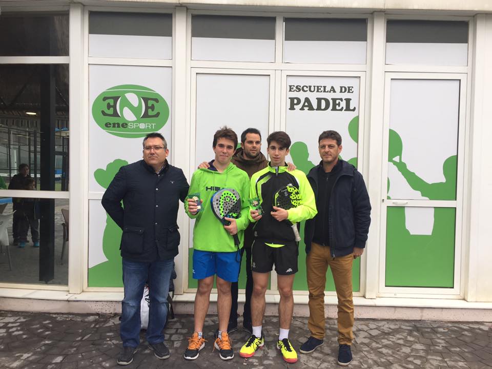 PadelDavidYecla's tweet photo. Plaza conseguida para Badajoz. Final muy disputada con muchas opciones. Gracias a @HEAD_PADEL,@alemaro1, @JuanjoMoreno_M y Adrián https://t.co/jpd0vBCKf1