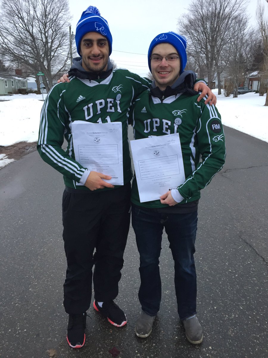 Lewispage6's tweet photo. @UPEIPanthers men's soccer collecting for @AlzheimerPEI #BellLetsTalk @AUS_SUA https://t.co/AVygUsgjbU