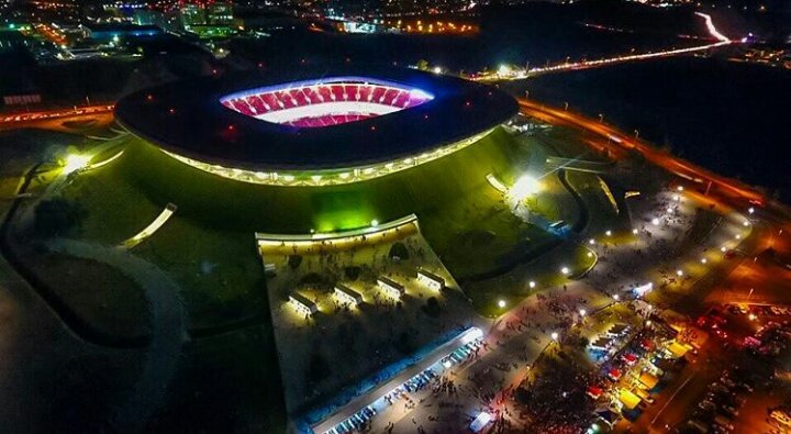 ChivasPasion_'s tweet photo. El mejor estadio de México 🔵⚪🔴🐐 https://t.co/ASjKqvfohN