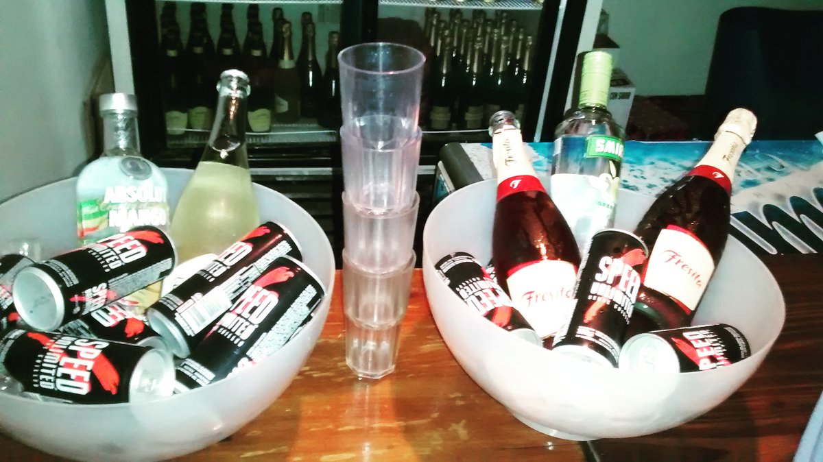 matias_aacosta's tweet photo. Se volvio 💪🍸😍 Y de la mejor manera 👌
#Anochee #RbkDiisco 😘 https://t.co/yvCKIkETvR