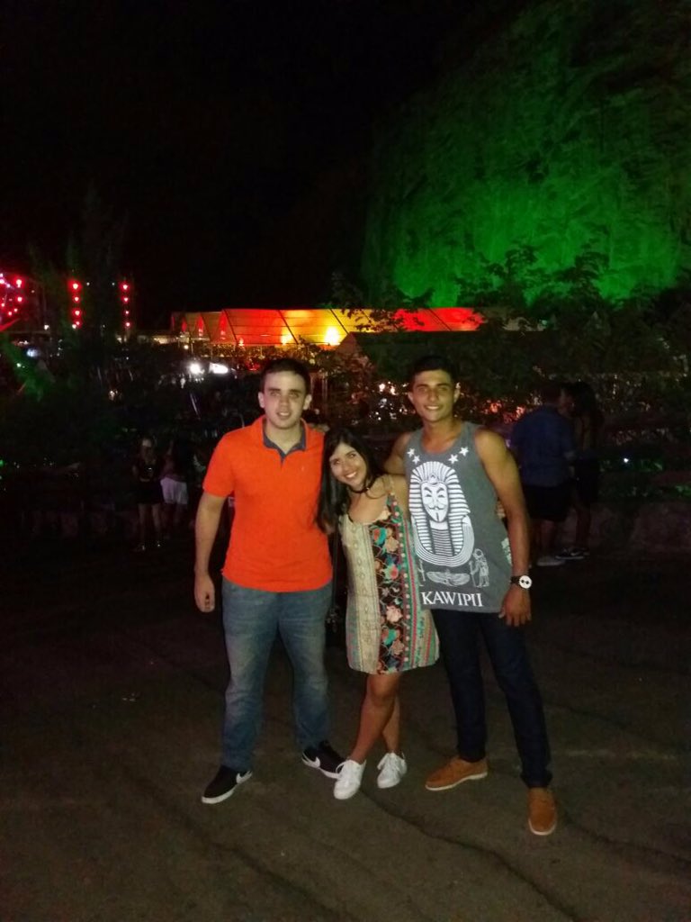 camila_pff's tweet photo. O melhor baile!!! 🔝 https://t.co/li97oAmGFy