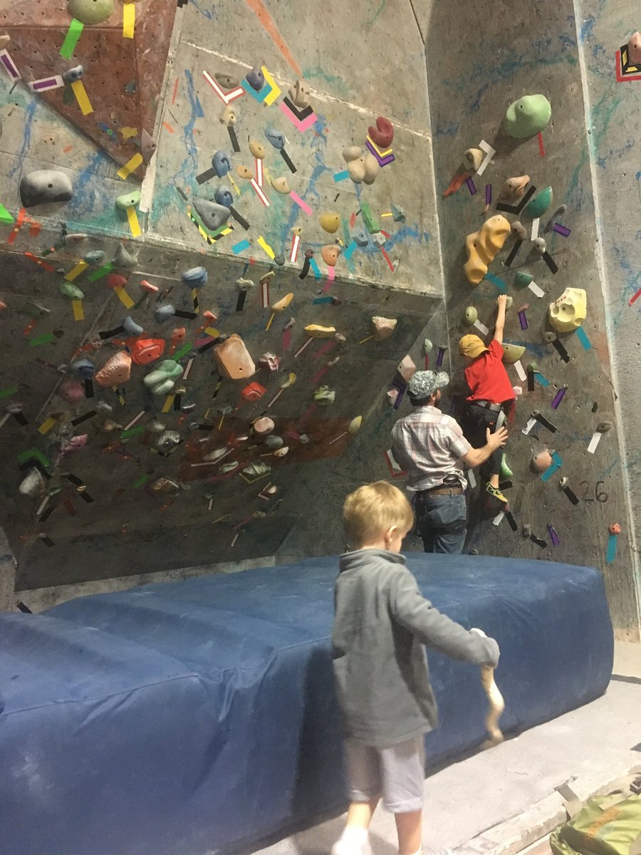 fattippet's tweet photo. Teaching kiddos https://t.co/0xNUvRJTWj