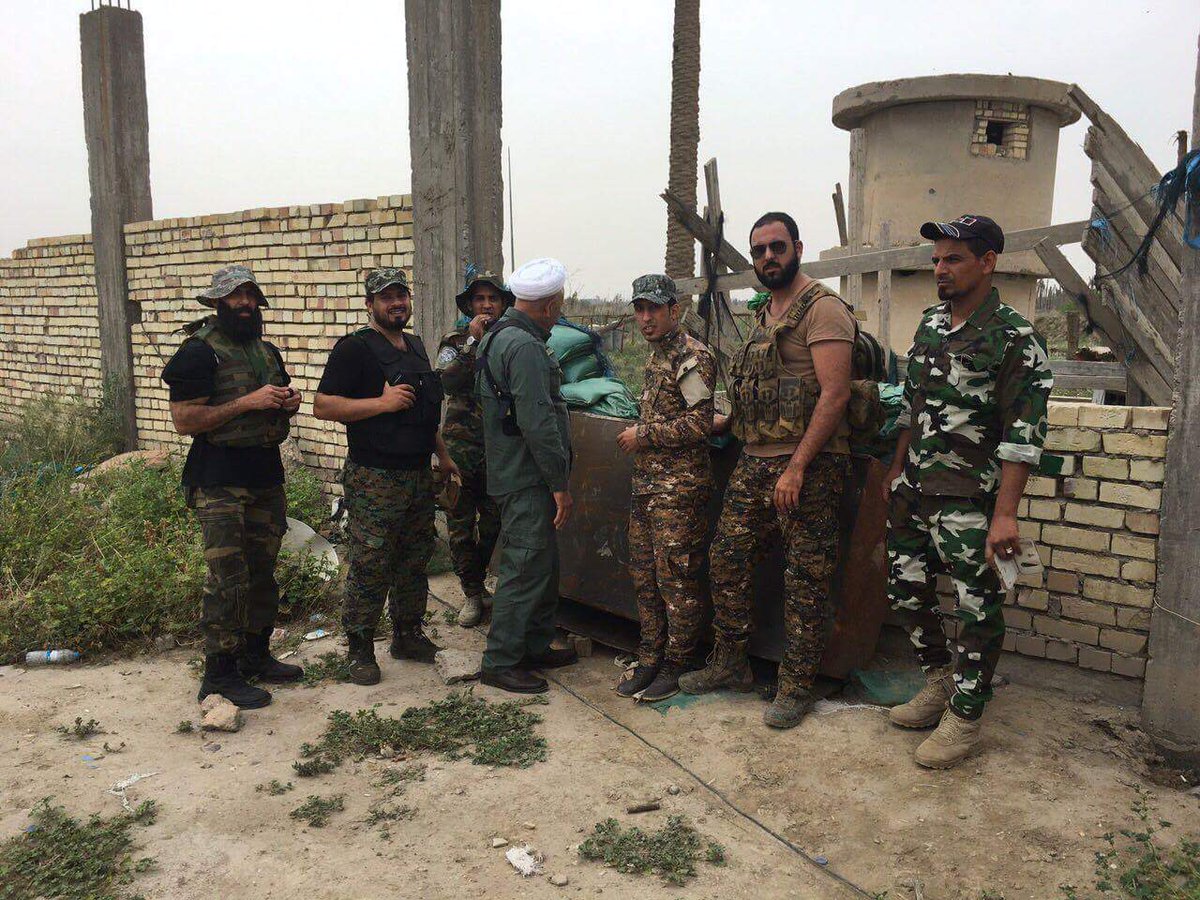 ragdlsof's tweet photo. يكونون في خطر ويعرضون انفسهم للموت حتى نشعر بامان ويستشهدون وننعم بالنصر العظيم 
انهم فخرنا 
#اساطير_معركه_نينوي 
#شهداينا_اكرم_منا https://t.co/SjtC7MLD7T