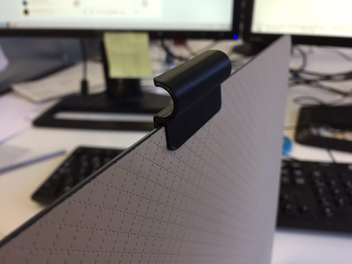 richtigdesign's tweet photo. @lantinian Right: this one is more for an active use of the pencil. we r working on a prototype focus on carrying who works with back cover. https://t.co/UH1ze9CM6j