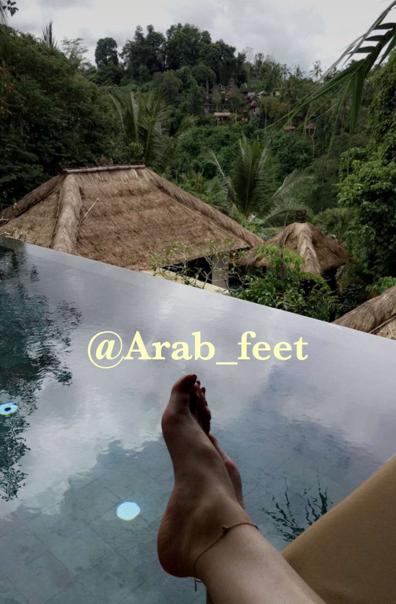 بدي وحدة اخدمها واكون تحت ريولها .. وخدام جلها 
اللي تحب تجي كيك 
kik /kalb8807