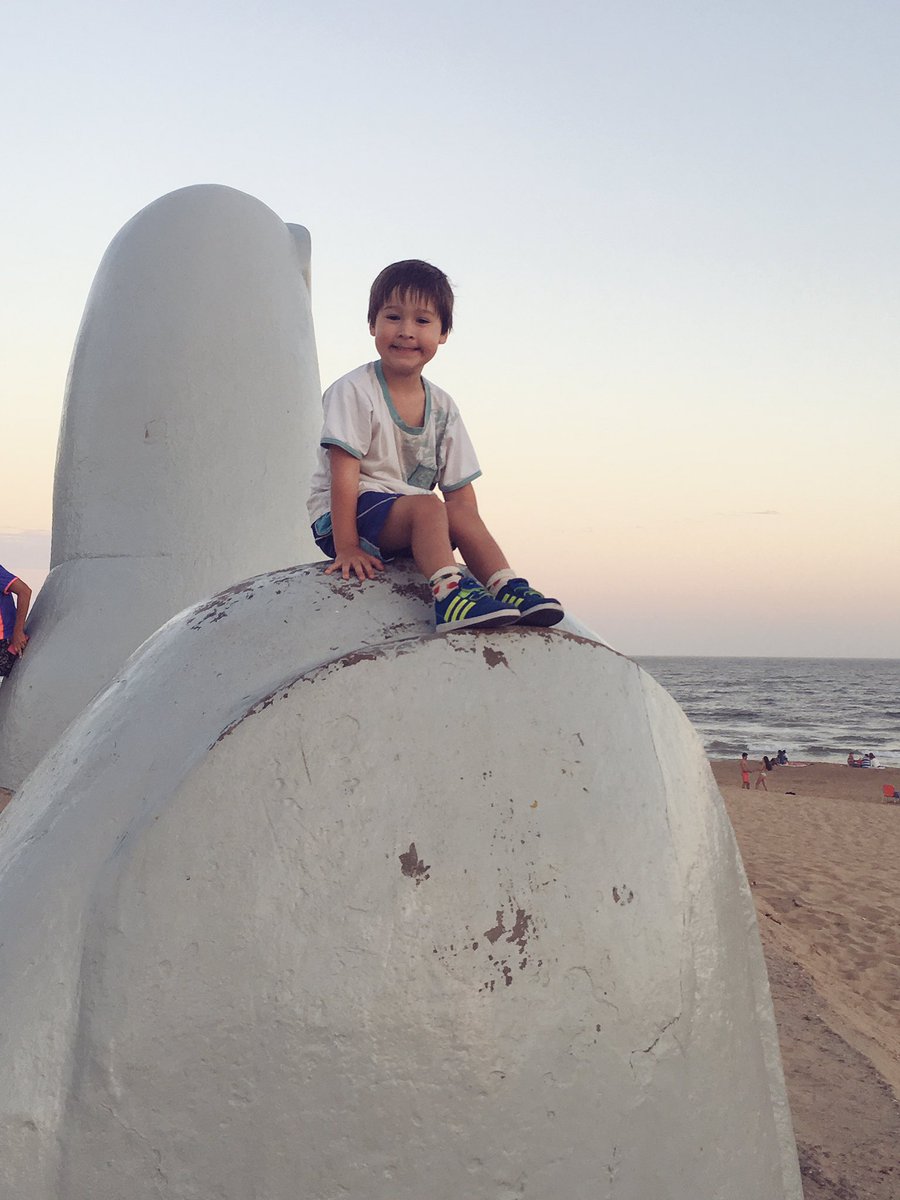 ComunalesReina's tweet photo. #pde #Familia #summer #Uruguay 💛🇺🇾🙌🏼✌🏽🌊😎 https://t.co/Pn67zljXqp