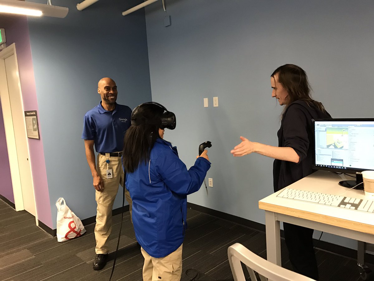 ffpaladin's tweet photo. Google security checking out vr for the first time #GoogleGGJ #GGJ17 @PlaycraftingSFO @globalgamejam. Really makes you smile :) https://t.co/CFuts99kwk