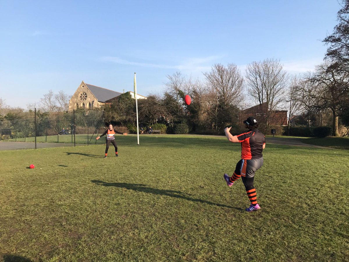 mazzine's tweet photo. #footysback great first catch up with @londongiants Girls #womensafl #girlsplayfooty @sheasports #neversurrender #COYG #perfectkick https://t.co/RGh9wMCneG