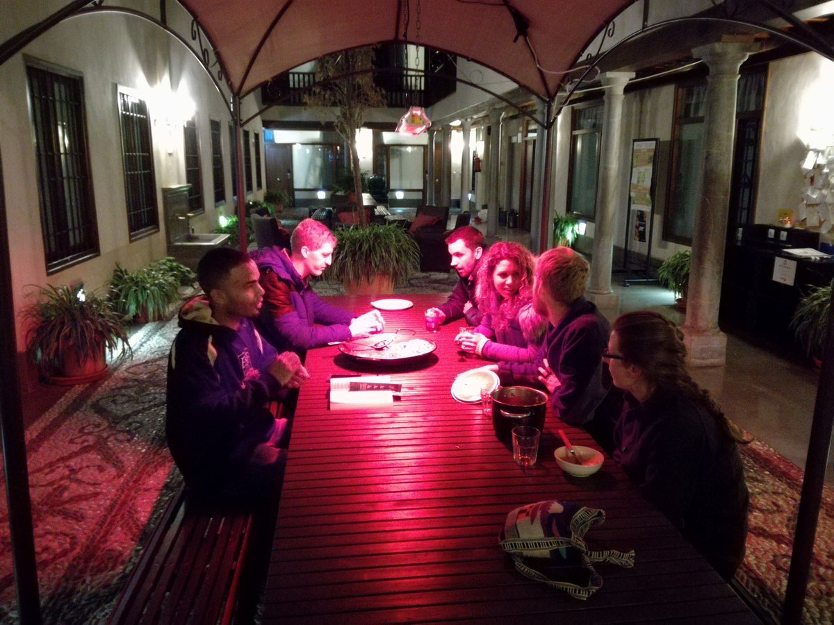 granada_inn's tweet photo. This is a little piece of Paella+Sangría tonight!! Enjoying the winter under the red light.

#granadainn .#meetpeople #redlight https://t.co/X7I6HHOrqj