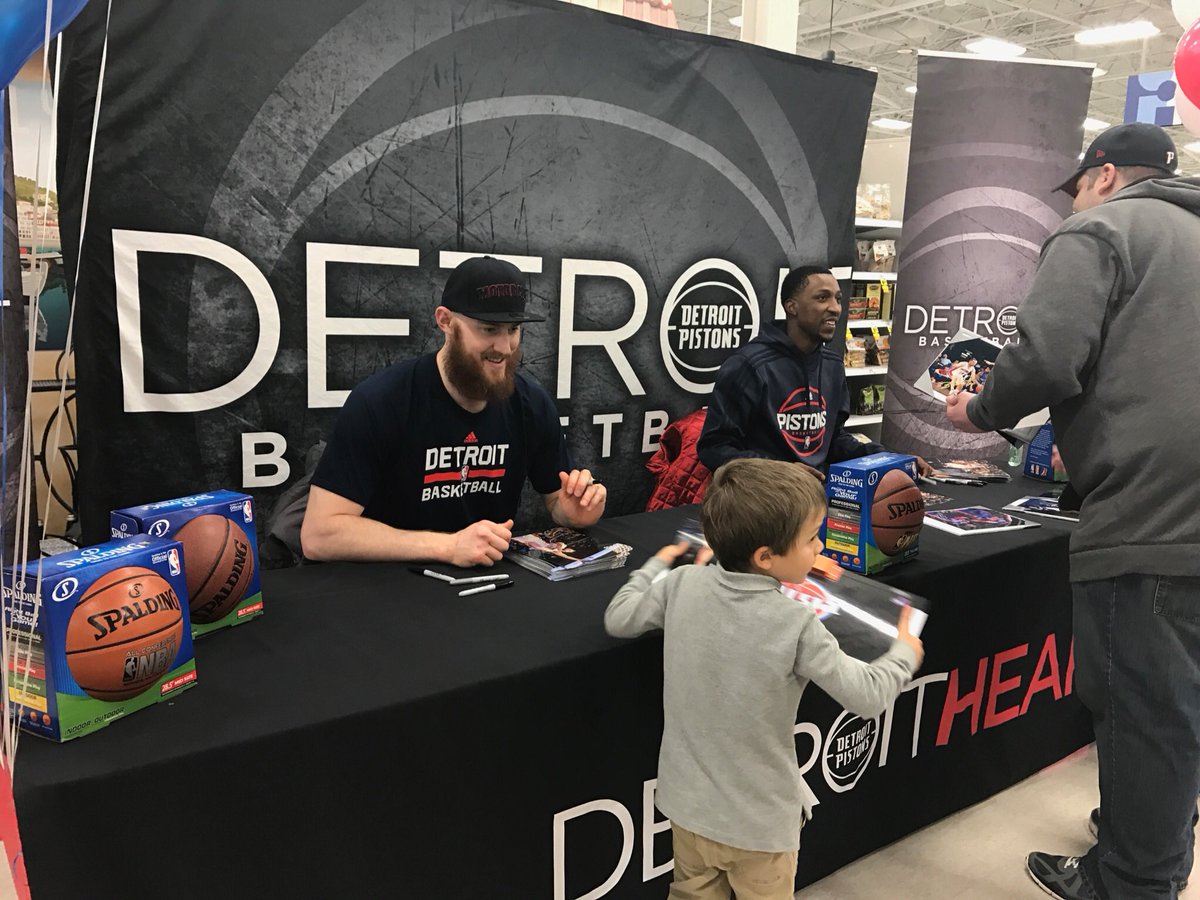Thanks to everyone who stopped by @meijer to meet Aron and KCP! https://t.co/Nby2XUXQCR