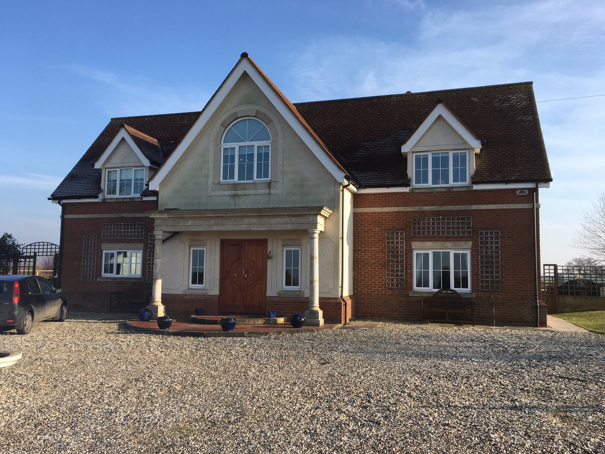 first4cladding's tweet image. New fascias, soffits and deepflow gutters in dunmow!