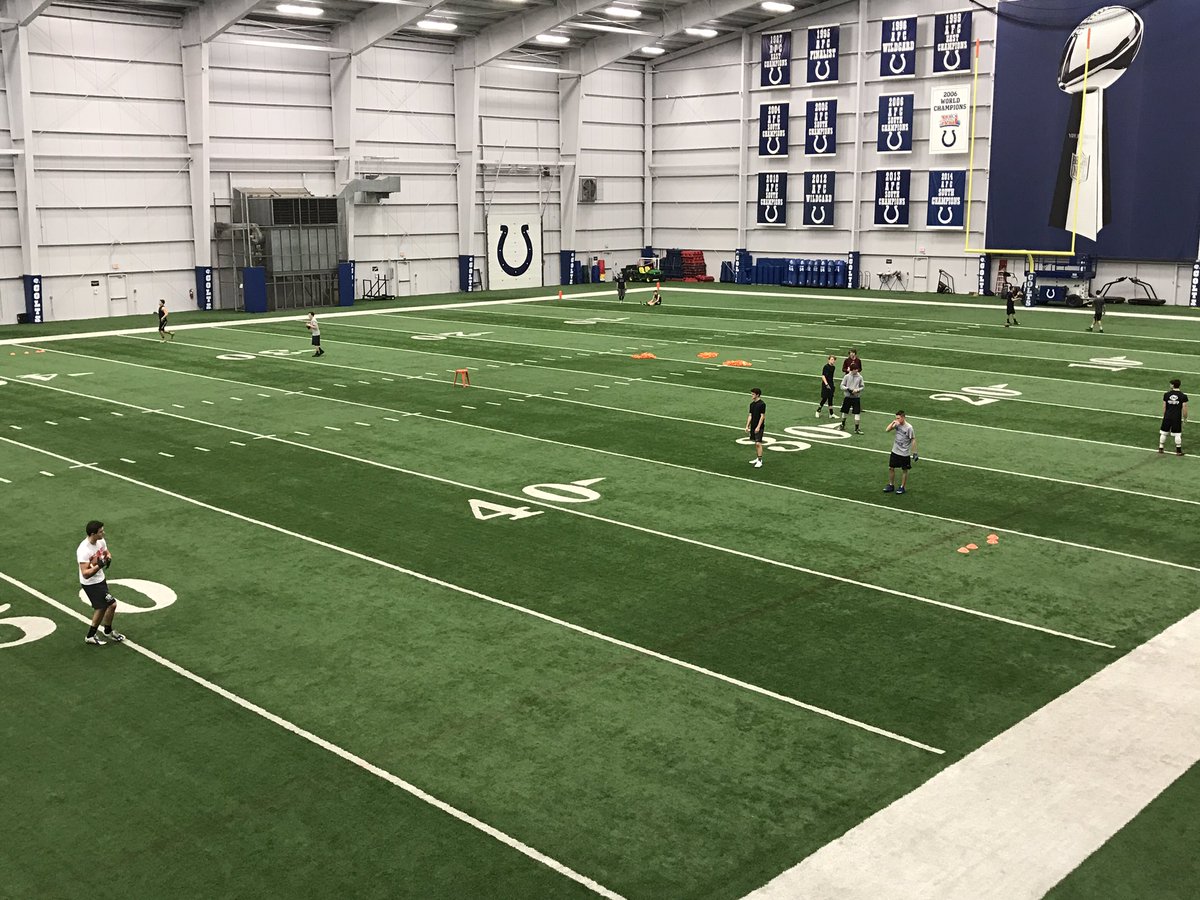 EH football starting the year off right. SOS 7 on 7 at the Colts facility. <a href="/CoachScheib/">Lance Scheib</a> @Royals81_ <a href="/JarettLewis14/">JLew</a> #LetsPlayFootball
