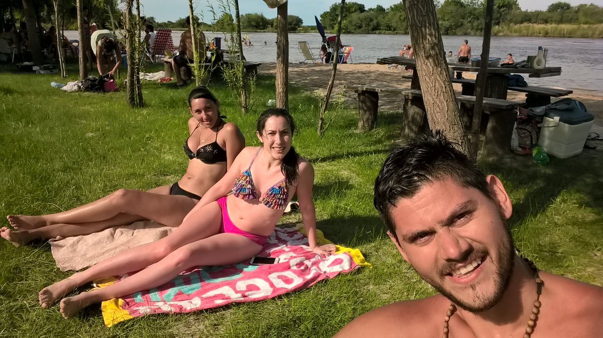 VallenariOscar's tweet photo. #DomingoDeRelax gracias gurisas. #Rio #Gualeguay #PasoDeAlonso https://t.co/7gHo2cMGQq