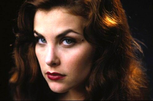 Vhs a volte ritornano! "Boxing Helena" 1993 Jennifer Lynch
Con #SherilynFenn 
Trailer: youtu.be/QgsUUFYLSoQ