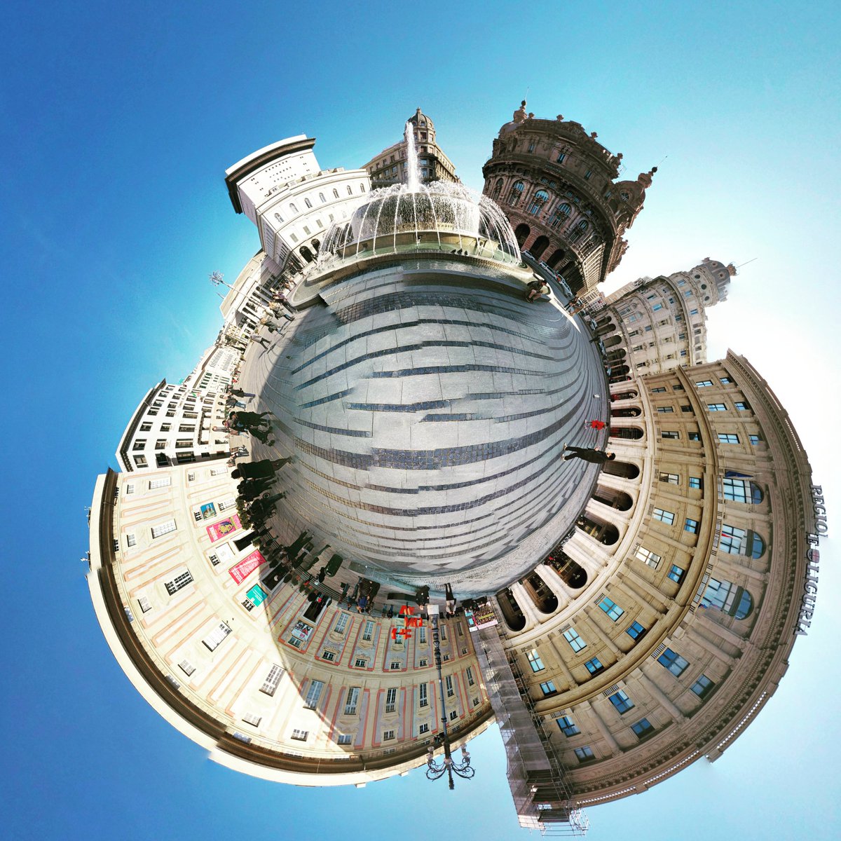 #pianetino #genova #360 #piazzadeferrari