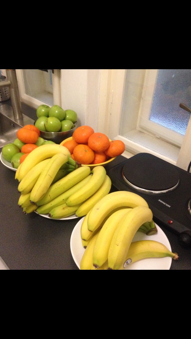 EASYCOREAPPS's tweet photo. Monday shopping routine :D #bananaland #monkeysintheoffice #healthycore https://t.co/ogoTwG5Lro