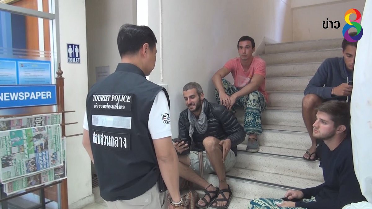 RichardBarrow's tweet photo. 5 foreign tourists told police their Khao San Rd-Chiang Mai bus driver robbed them &amp; then abandoned them at a gas station (Via @newsthaich8) https://t.co/SiZoZtRF56