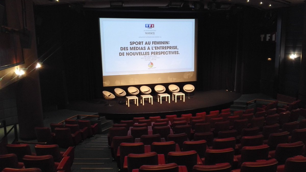 Emilie_Ros's tweet photo. Merci @GroupeTF1 @fpellissier @GrossoSteve et @WomenSports_fr pour les échanges #TF1WS 
Le sport féminin et les médias ont de l'avenir ✔ https://t.co/m7gy3nvYPK
