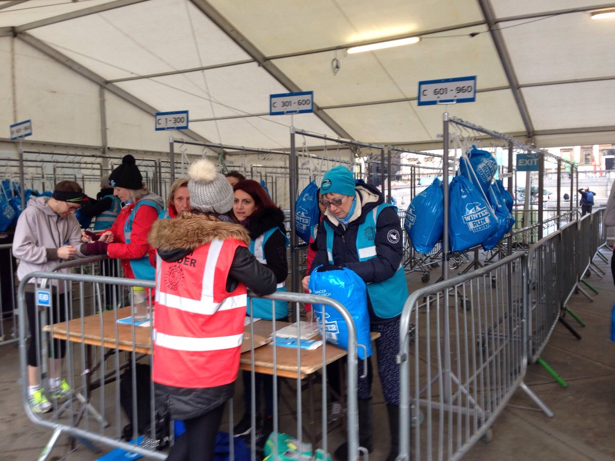 anniet152's tweet photo. Huge thank you to bag drop volunteers @WinterRunUK you were AWESOME! Thank also to competitors for being organised with your bags #helpsus https://t.co/zmZfVQ0ns6