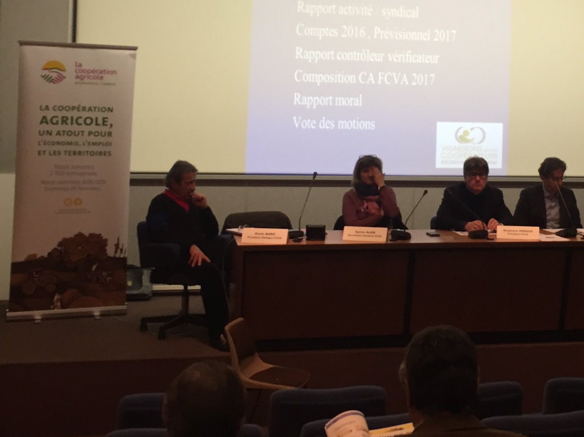 psommer33's tweet photo. Dernière AG de la #fcva avant fusion dans @CoopdeFrance #nouvelleaquitaine : une actualité riche portée par @steph1904 Psdt et son Directeur https://t.co/VxaEvLn8cY