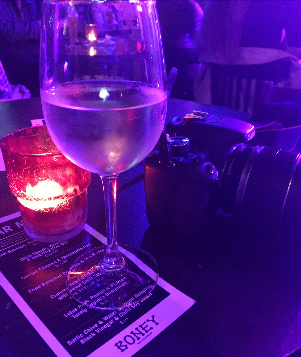 cristinalaria's tweet image. Free comedy! And it starts nice and early being a school night! Quick Bites Comedy FTW! 😜@whatsonmelb @nova100 #melbmoment #comedy #boney