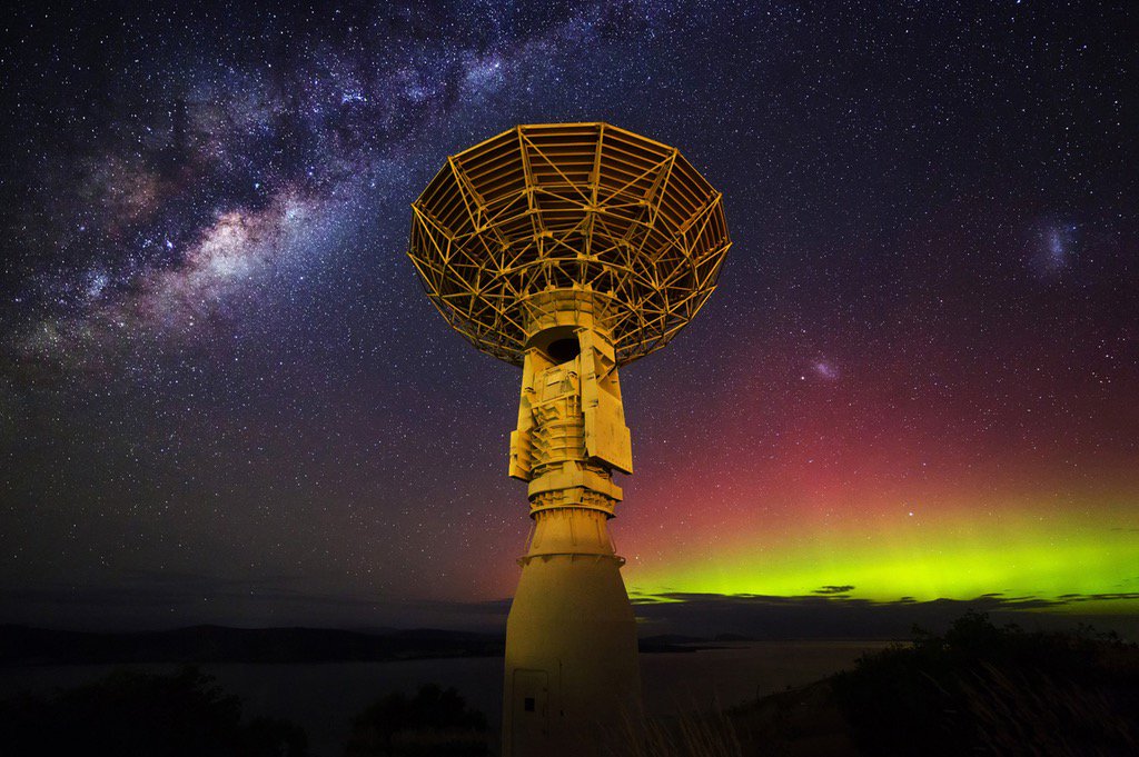 Space_Scene's tweet image. Stunning image taken in Tasmania, Australia showing when the Milky Way and Aurora Australis meet.#milkyway #sky #astronomy