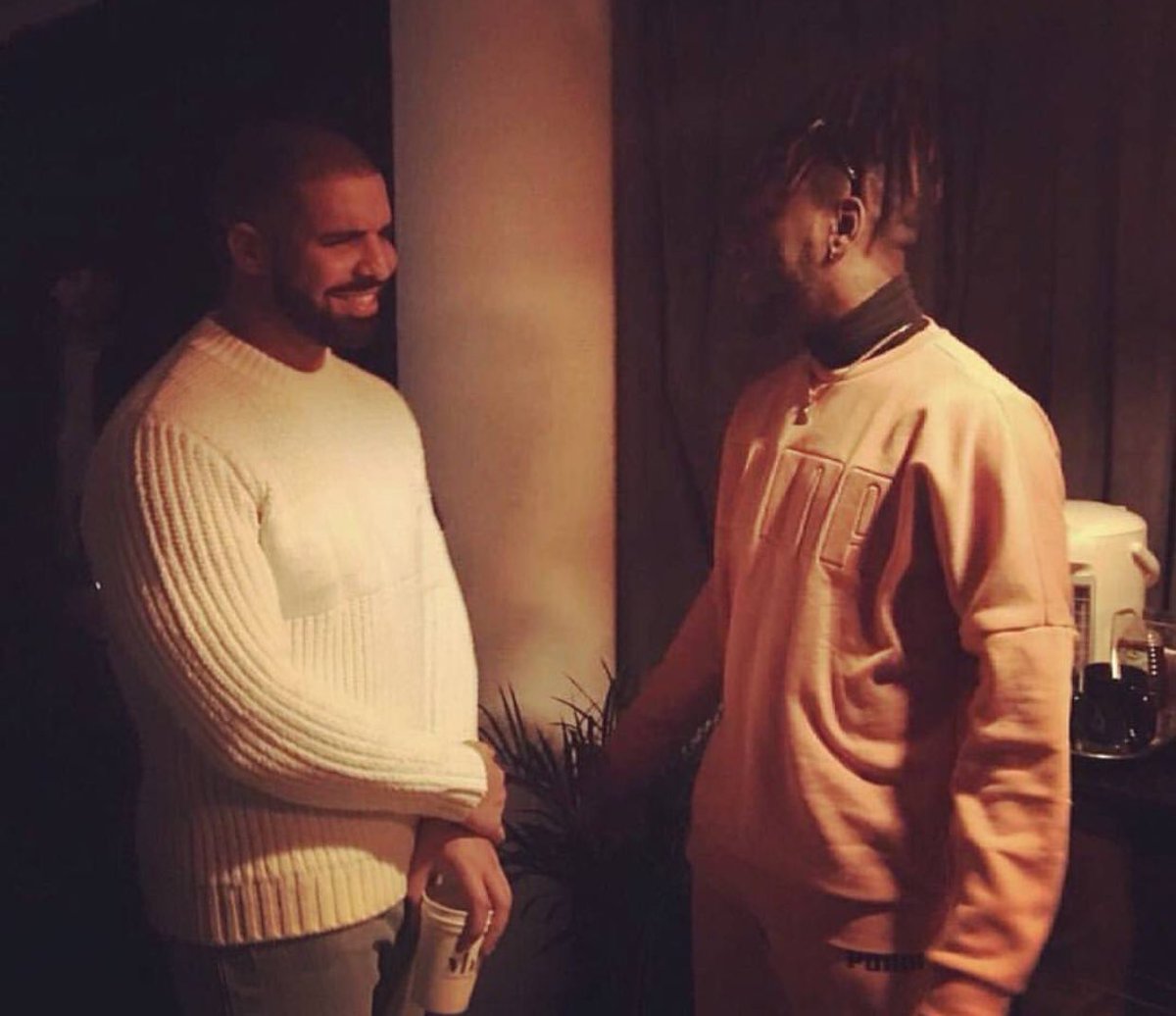 0xDamii's tweet photo. Wow. Drake finally met the great Burnaboy. I'm so happy for Drizzy. https://t.co/yhlXT6XO1B