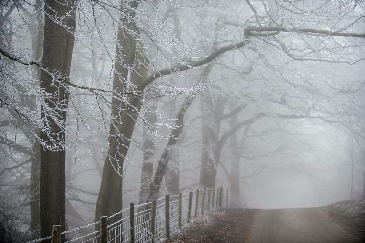 Frosty morning in the #peakdistrict ❄️ #MondayMorning